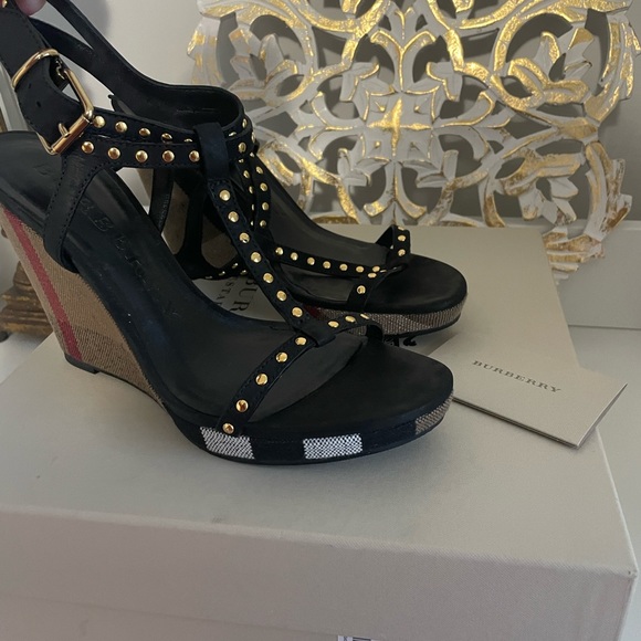 Brand new Burberry wedge with metallic studs - Picture 6 of 9